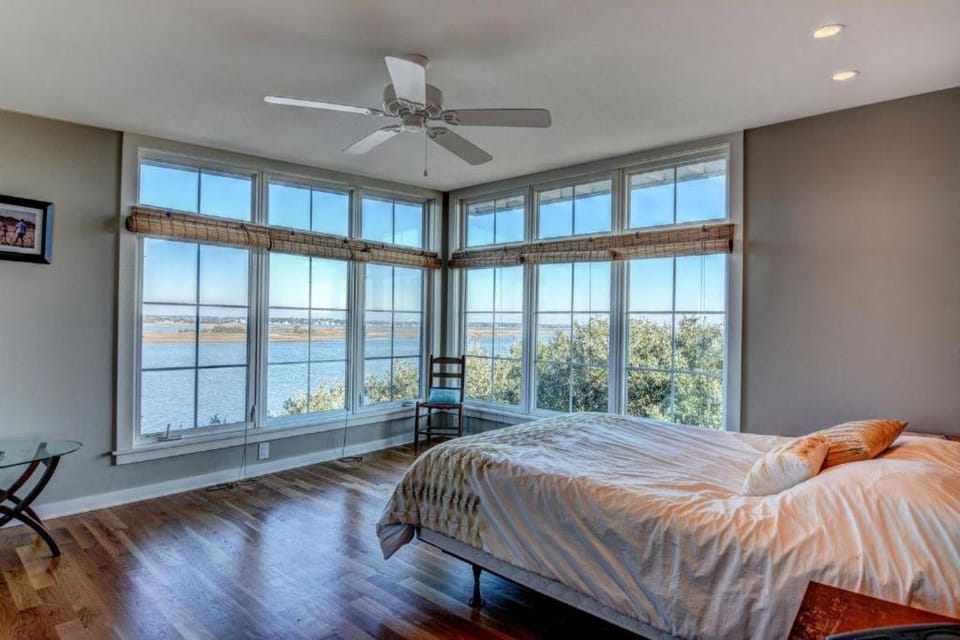421 Fields Avenue - The Nancy Ann House in Topsail Beach