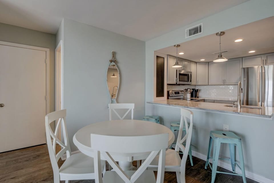 St Regis 1103 House in North Topsail Beach