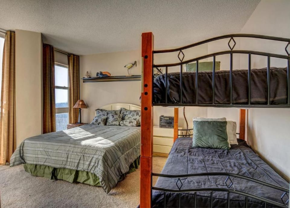 St Regis 1404 House in North Topsail Beach
