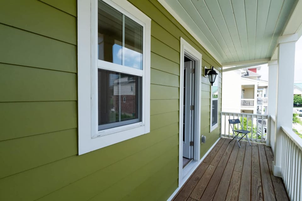 Cumberland Emerald - Walk to Dining House in Old Hickory