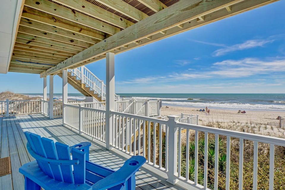 2928 Island Drive - Howling Coconut House in North Topsail Beach