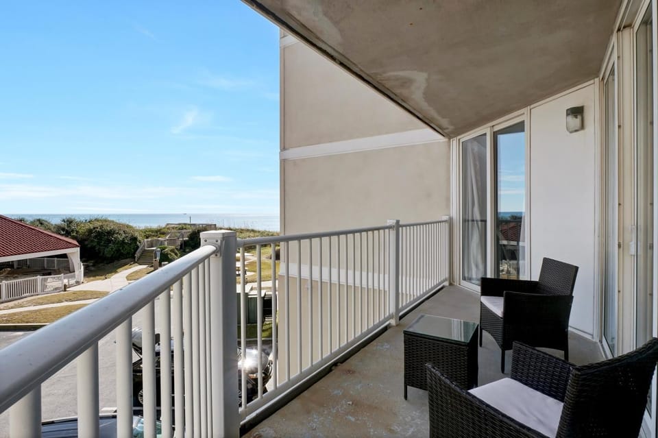 St Regis 1112 House in North Topsail Beach