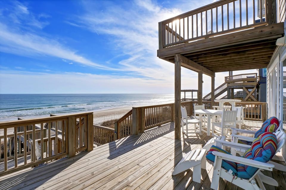 4444 Island Drive - Seahorse Sanctuary House in North Topsail Beach