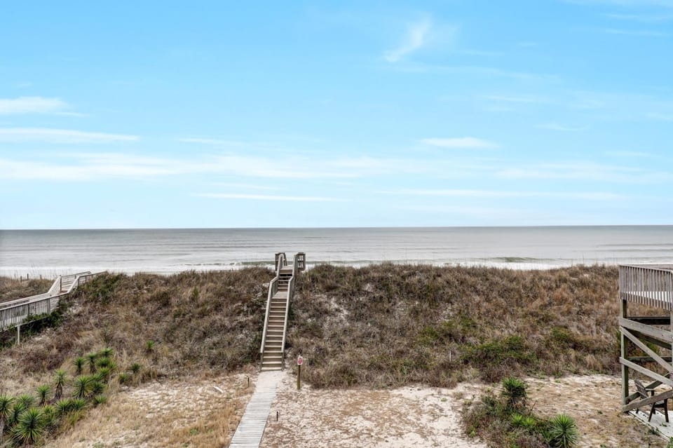 3802 Island Drive House in North Topsail Beach