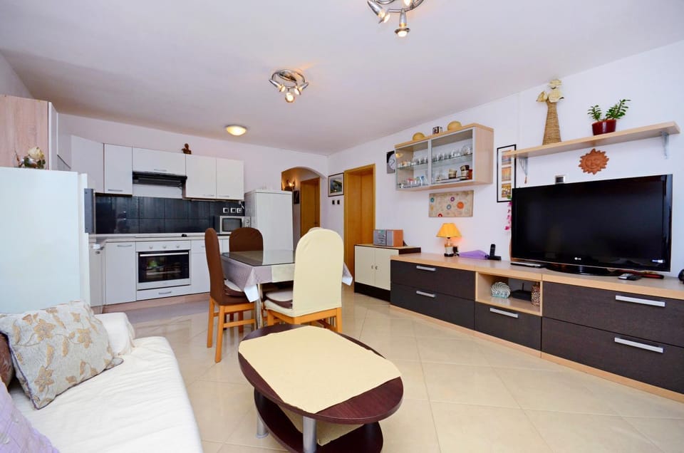 Communal lounge/ TV room, TV and multimedia, Kitchen or kitchenette, Living room, Seating area, Dining area, minibar, pet friendly