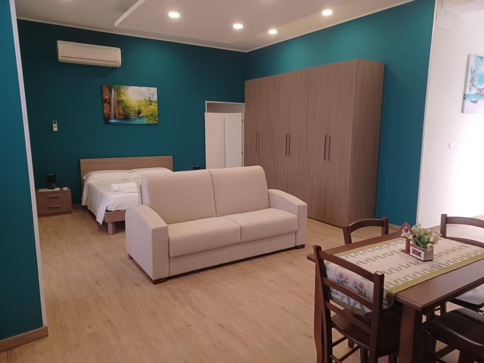 Bed, Living room, Photo of the whole room, Bedroom