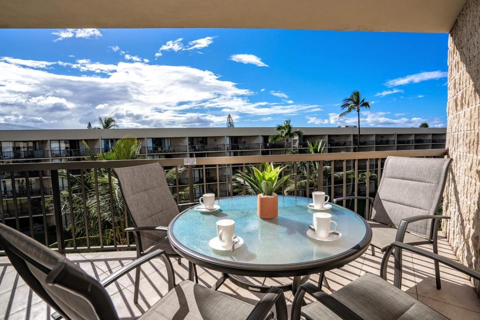 Maui Sunset A504 by Coldwell Banker Island Vacations Apartment in Kihei