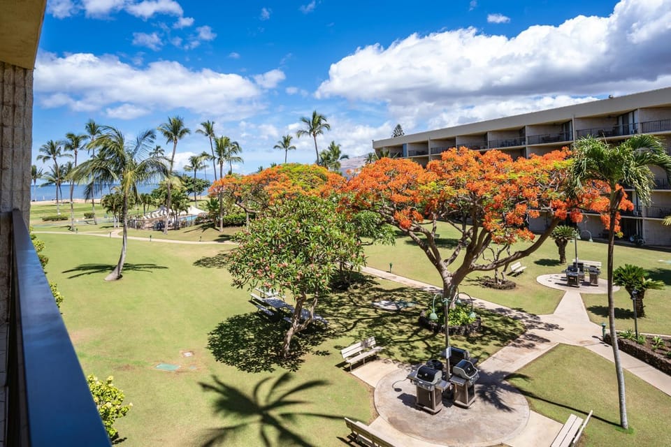 Maui Sunset B309 by Coldwell Banker Island Vacations Apartment in Kihei