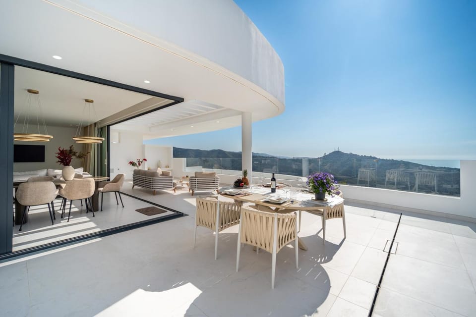 Property building, Balcony/Terrace, Living room