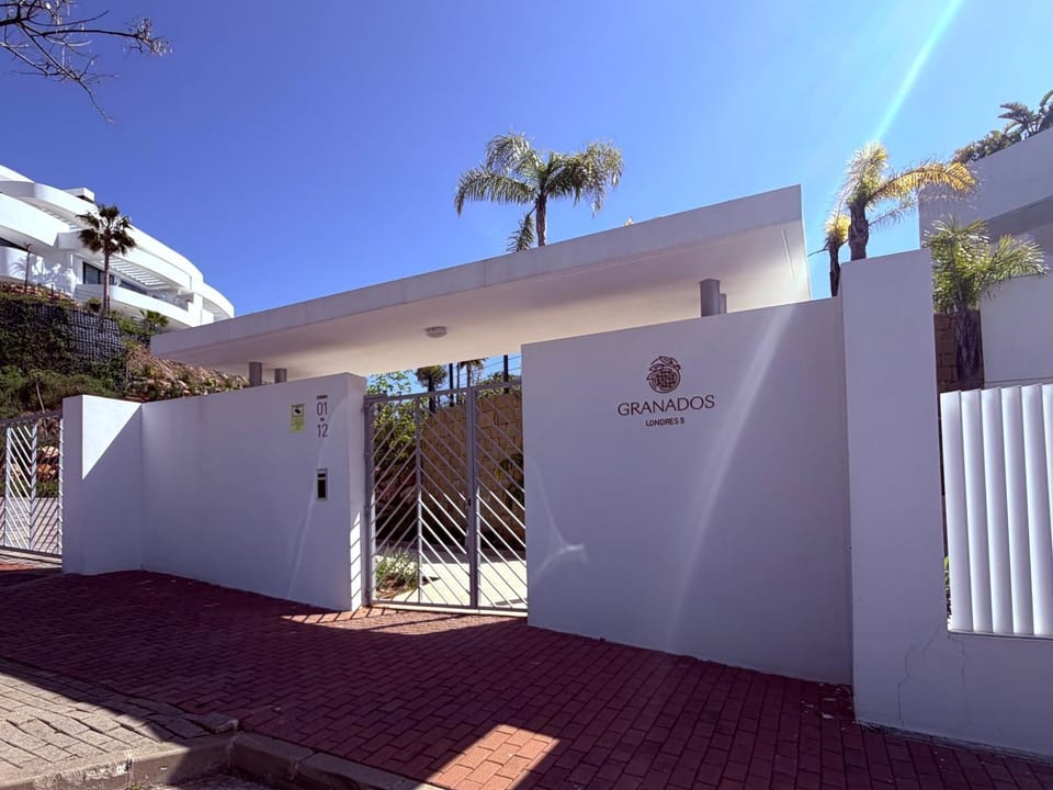 Penthouse sur les Hauteurs Marbella Apartment in Sierra de las Nieves