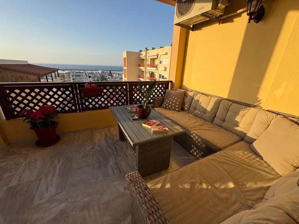Voula's Sea View Apartment Apartment in Rethymno