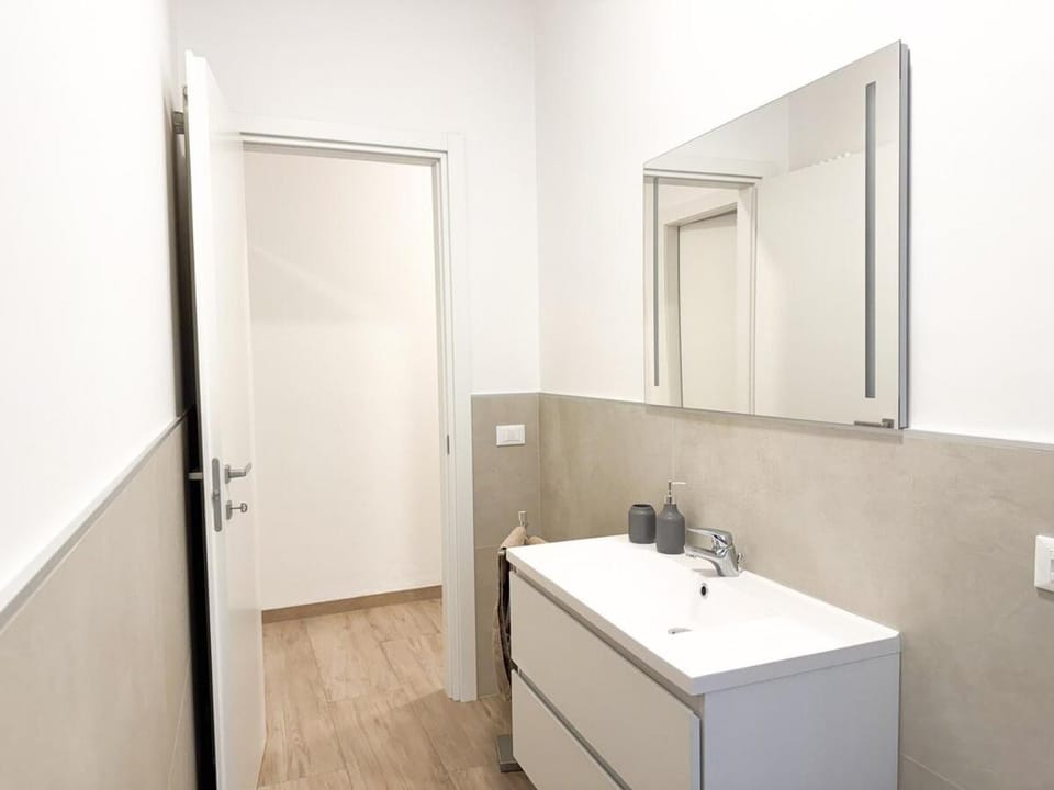 Two-bedroom within walking distance of the center Apartment in Vicenza