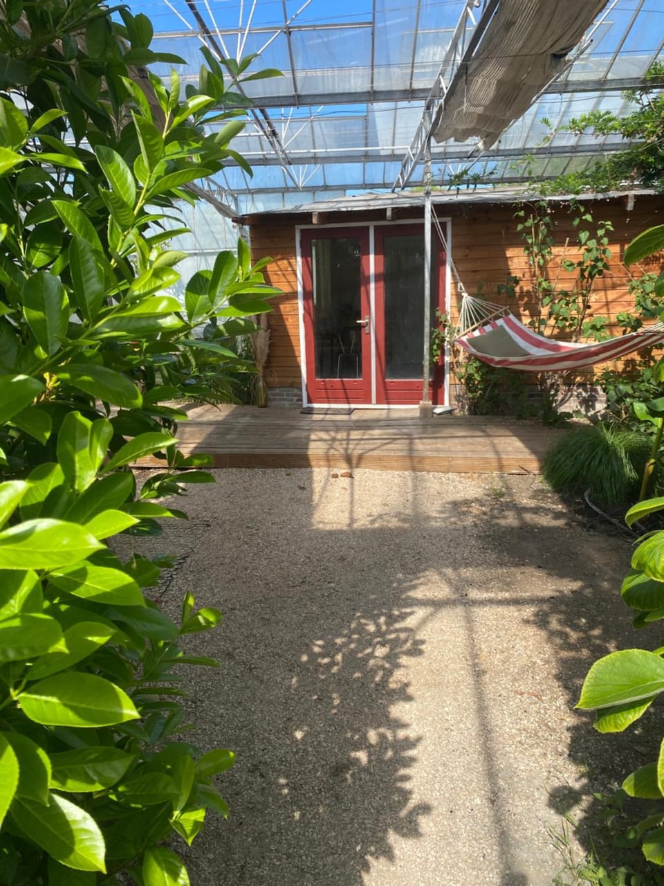 Unique Tiny House close to Ams Airport with Hottub Chalet in South Holland (province)