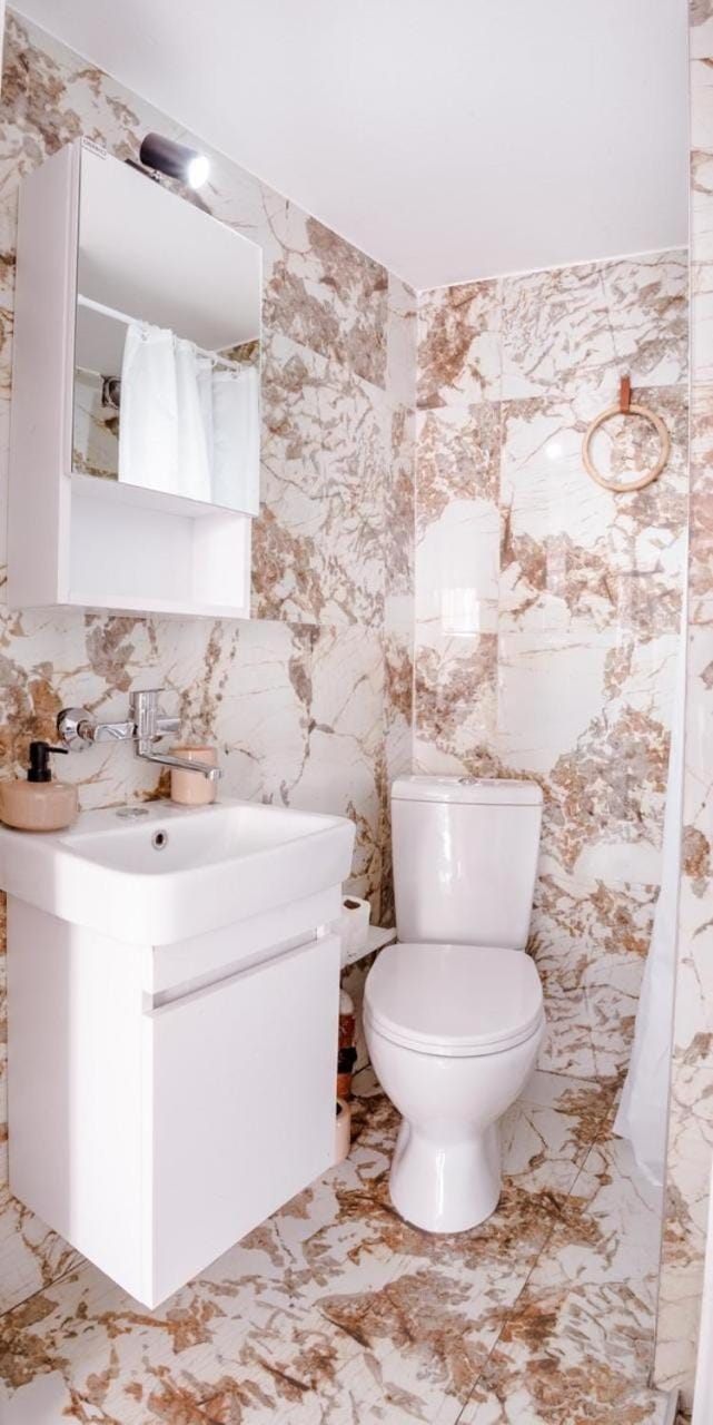 Toilet, Bathroom