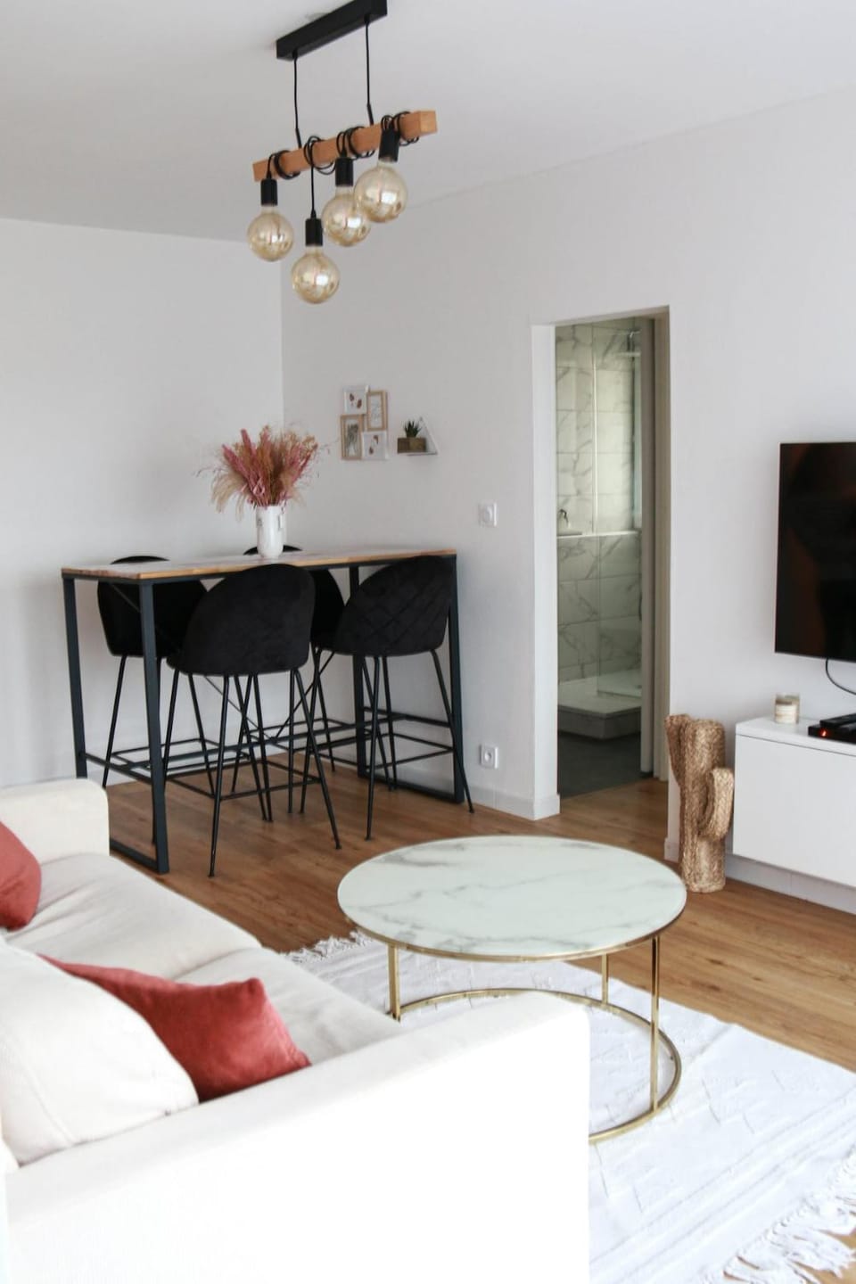 Living room, Dining area
