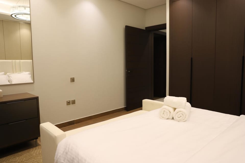 Brand New Large 2 Bedroom with Burj Khalifa view Apartment in Dubai