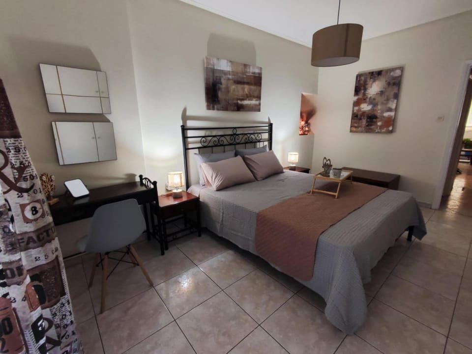 Cozy & Connected Apartment in Athens