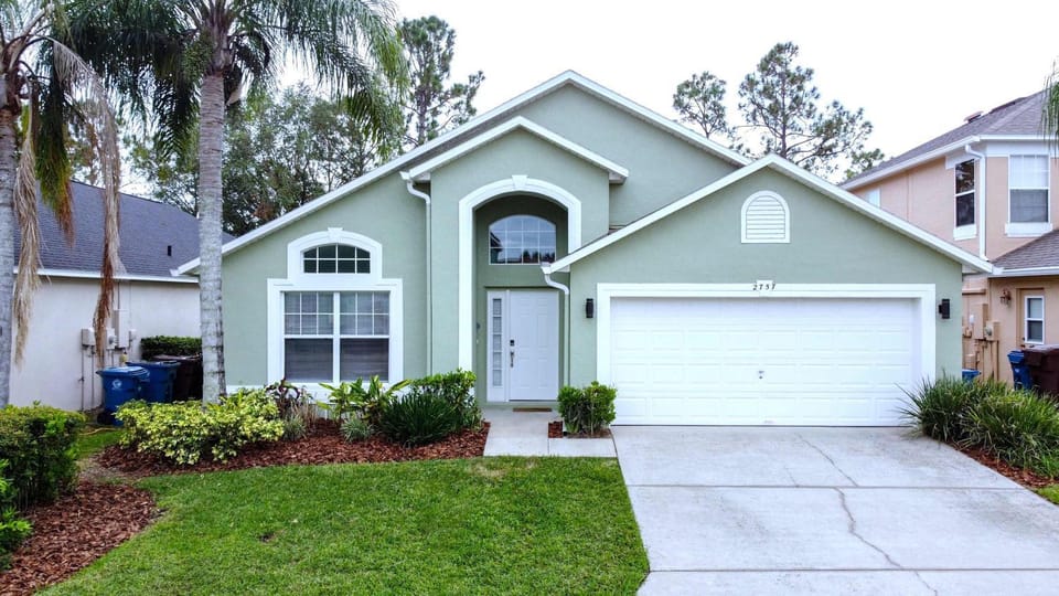 South Facing Pool Home with Golf Course Views House in Haines City