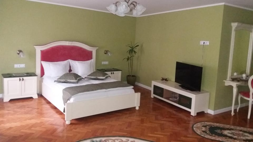 TV and multimedia, Photo of the whole room