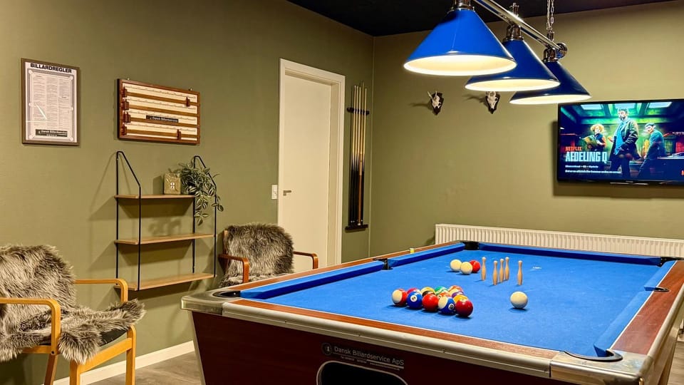 Communal lounge/ TV room, Billiard, Game Room, TV and multimedia, Evening entertainment