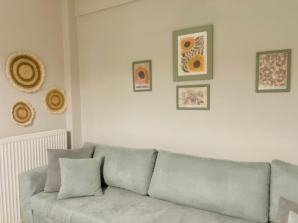 Living room, Decorative detail, Seating area