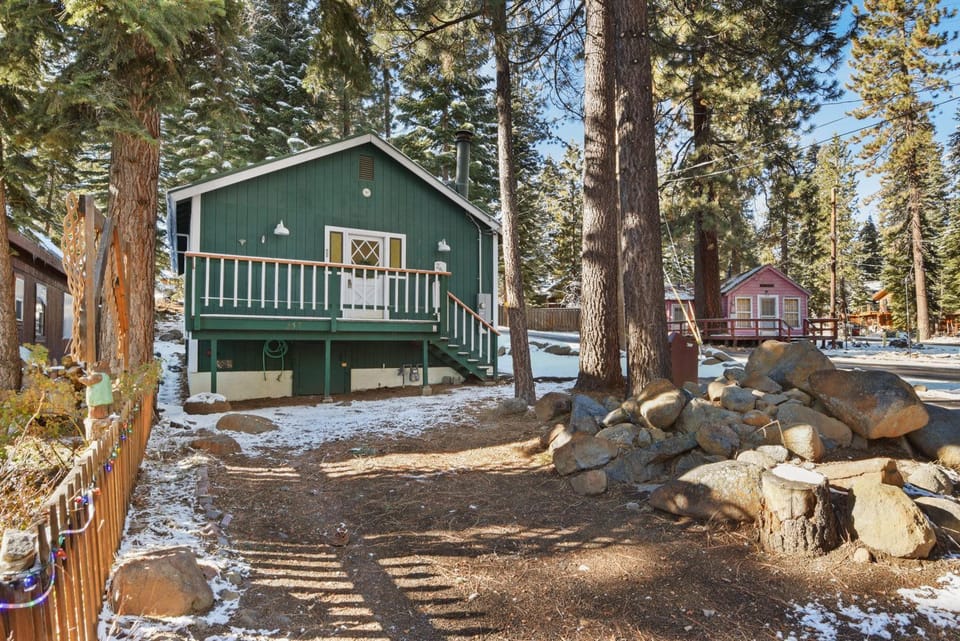 Pino Point Steps to Tahoe Beaches House in Tahoe Vista
