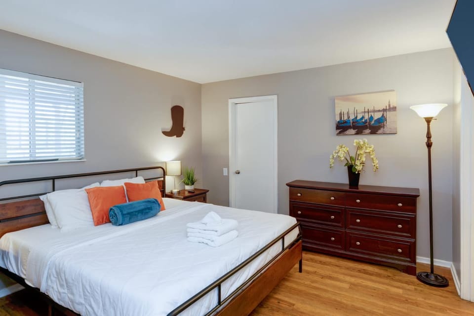 Cumberland River Condo Near DT House in East Nashville