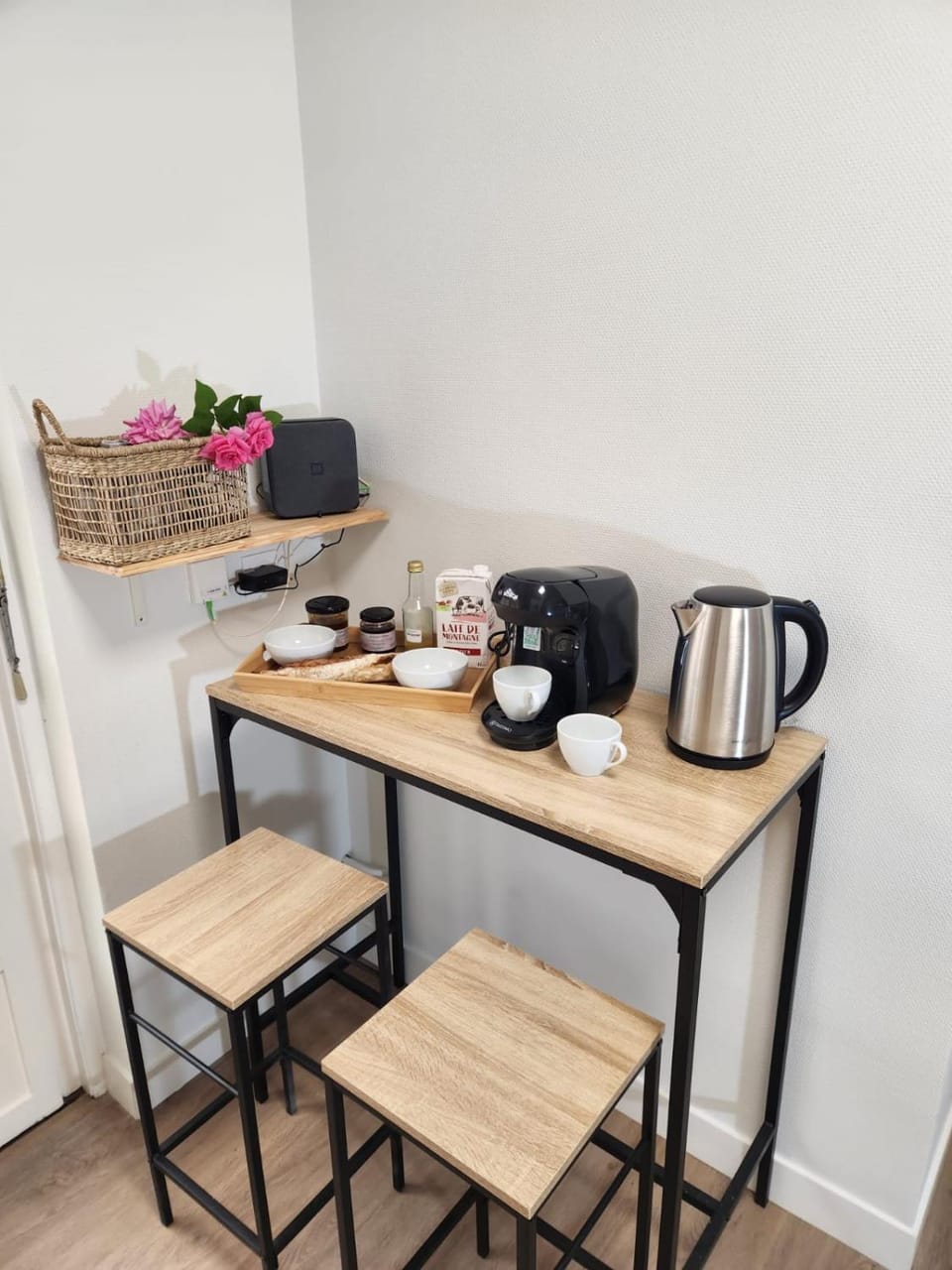 Coffee/tea facilities, Dining area, toaster