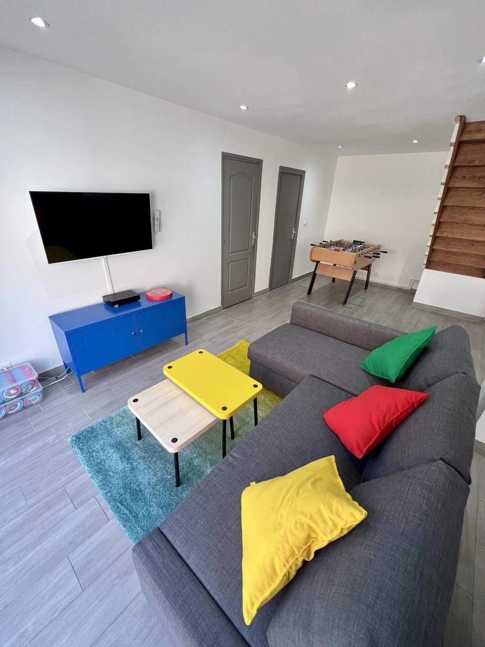 Communal lounge/ TV room, TV and multimedia, Living room, Seating area, Evening entertainment, internet