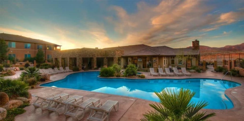 Terra Vista Top Level - Closest to Pools & Fitness House in Washington