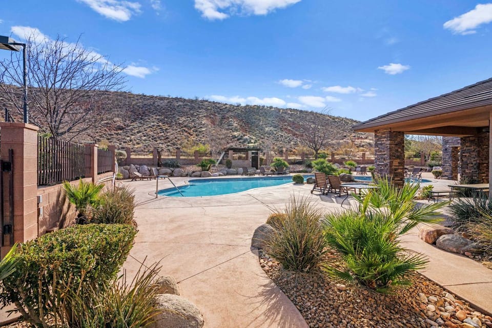 Terra Vista Top Level - Closest to Pools & Fitness House in Washington