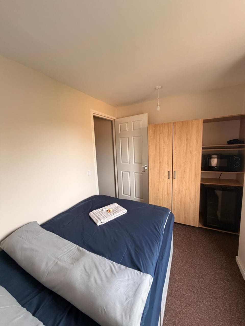 Bed, Photo of the whole room, Bedroom, wardrobe