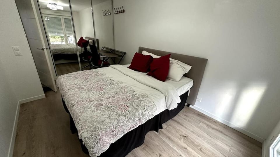 Cozy 3 rooms with terrace between Paris & Disney Apartment in Noisy-le-Grand