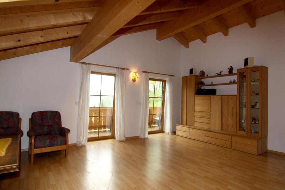 Living room, Photo of the whole room