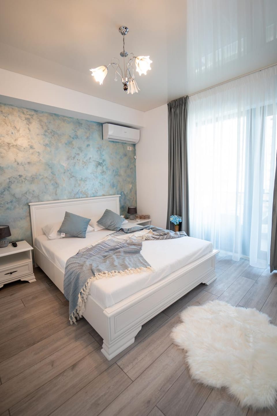 Bed, Photo of the whole room, Bedroom, towels, air conditioner