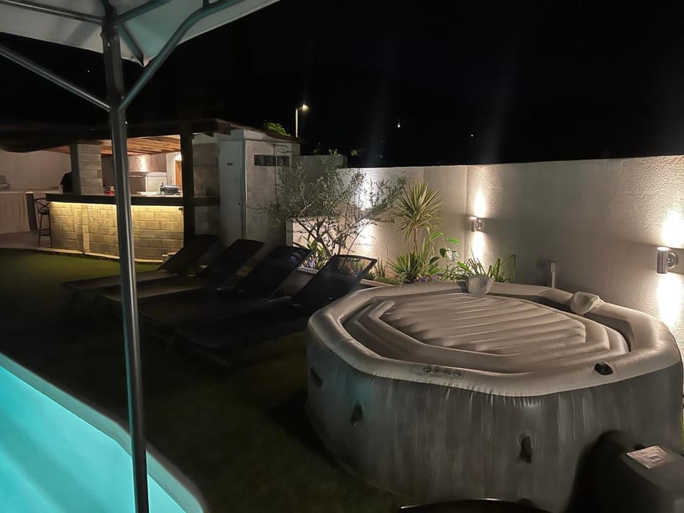 Night, Hot Tub, sunbed
