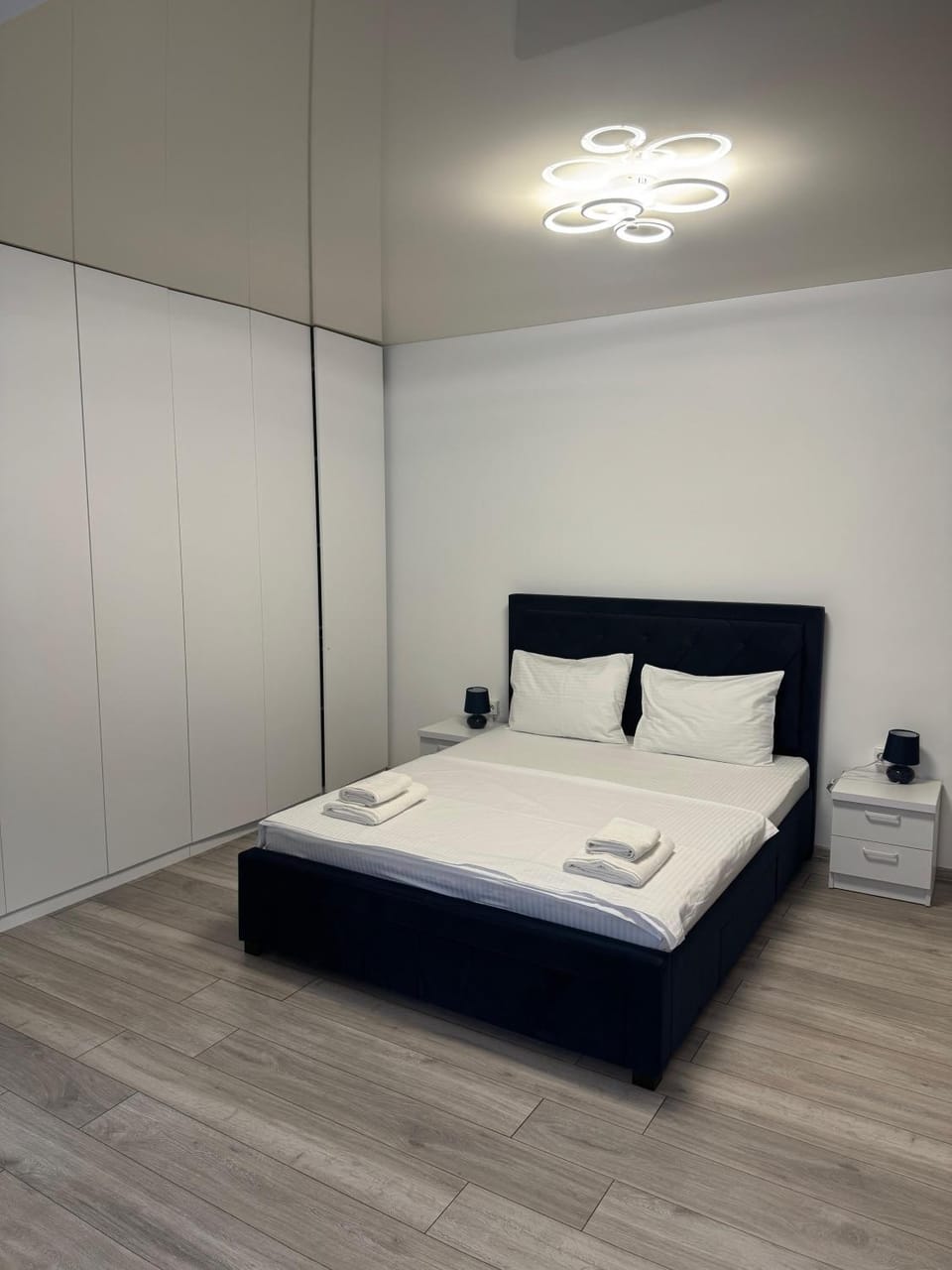 Bed, Photo of the whole room, Bedroom, towels, wardrobe