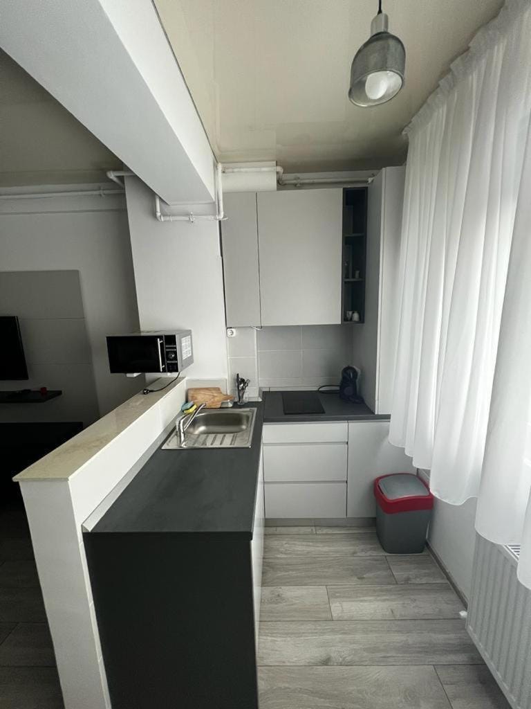 Coffee/tea facilities, Kitchen or kitchenette, microwave, stove, toaster