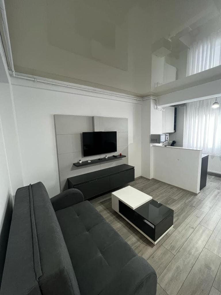 Communal lounge/ TV room, TV and multimedia, Living room, Seating area, Evening entertainment