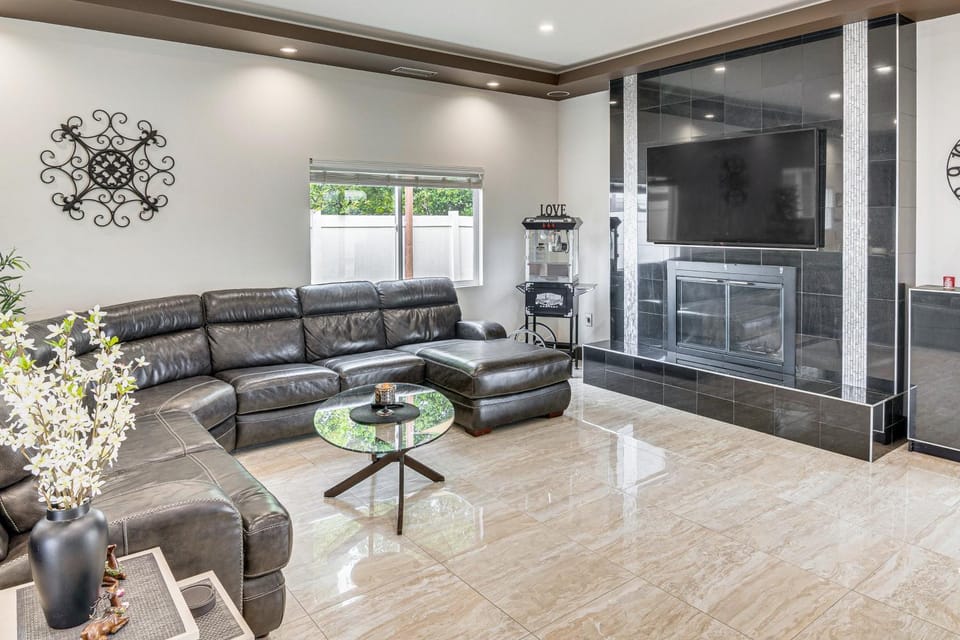 Private Pool + Sauna: Pet-Friendly Reseda Retreat! House in Reseda