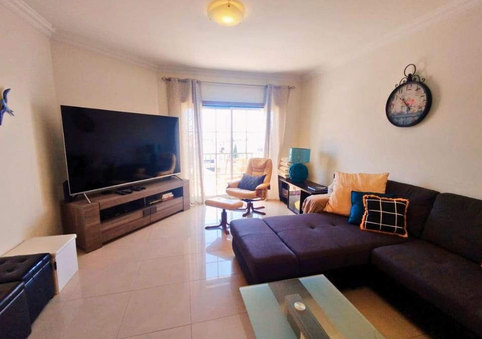 Communal lounge/ TV room, TV and multimedia, Living room, Seating area