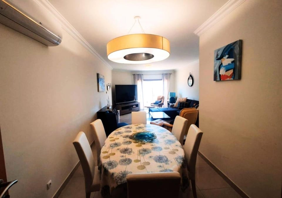 Living room, Seating area, Dining area, air conditioner