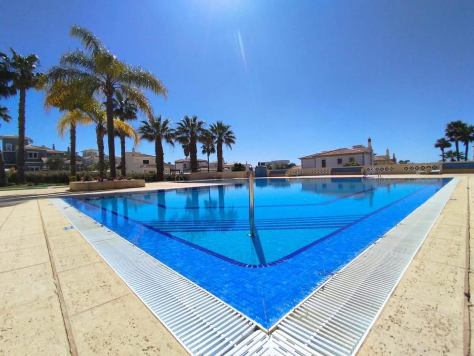 Day, Pool view, Swimming pool, Swimming pool, sunbed