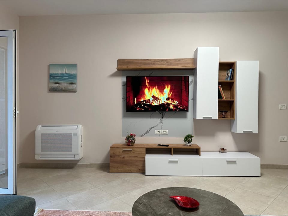 Cozy and Modern 1BR with Full Kitchen Apartment in Tirana