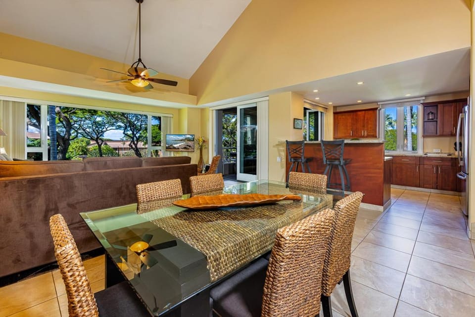 Palms at Wailea 1704 by Coldwell Banker Island Vacations Apartment in Wailea