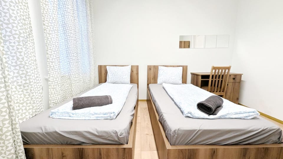 Spacious Rooms - 15 Min from Airport & City Center, 5 Min from Vienna Main-Bus Station EZ9 Vacation rental in Vienna
