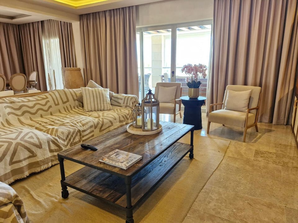 Living room, Decorative detail