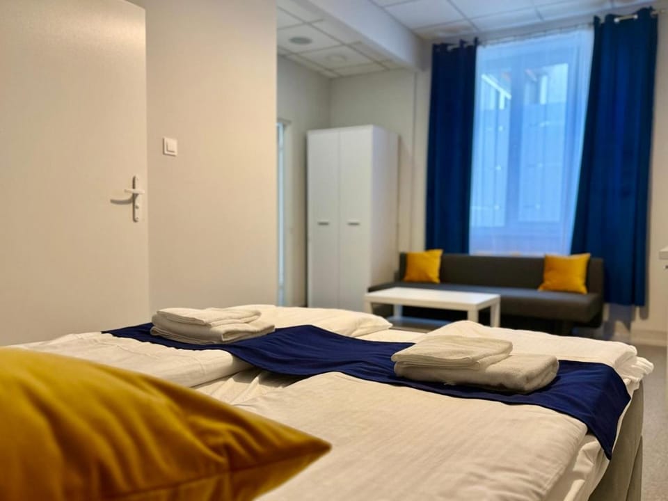 Bed, Living room