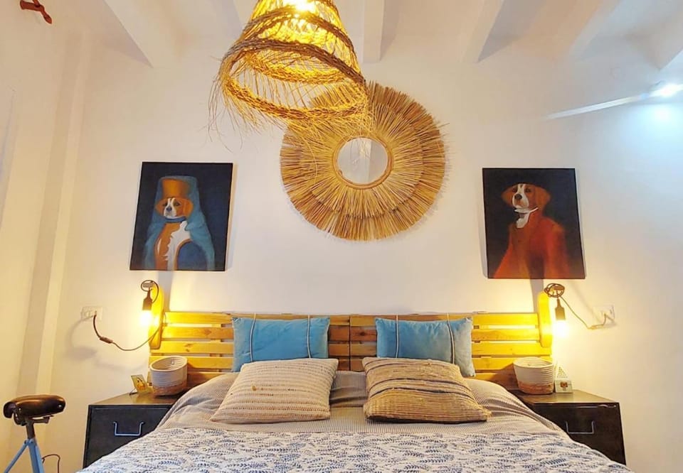 Bed, Photo of the whole room, Decorative detail, Bedroom