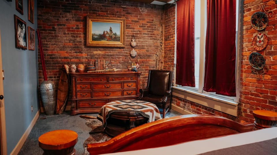 Bed, Seating area, Bedroom